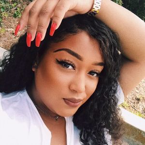 Meet your Posher, Joyce